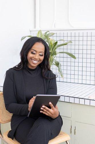 mobile - carousel-hero-element image-0