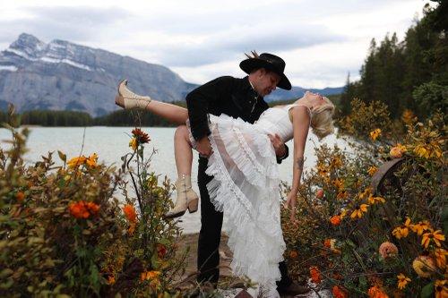 mobile - carousel-hero-element image-5